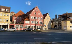 Gasthof Zum Goldenen Schiff - Lehm, Stil & Altstadtflair